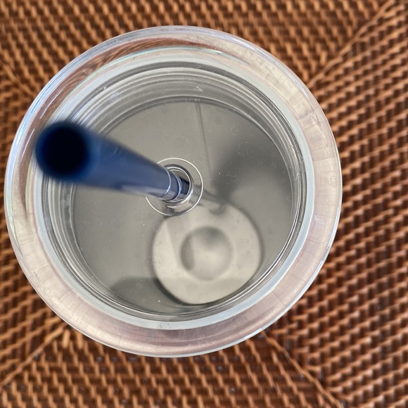 Vineyard Vines Hibiscus Whale Tumbler 22.5 oz - Picture 2 of 4